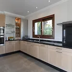 Villa Buena Vista - Family Villa In Marbella